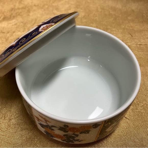 Vintage OMC Porcelain Trinket/Jewelry Box Made in Japan - Picture 4 of 8